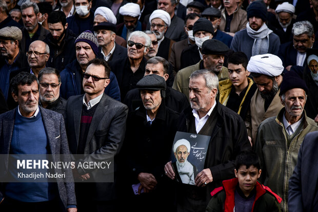 تشییع و خاکسپاری  پیکر مطهر آیت‌الله عبداللهی در اصفهان