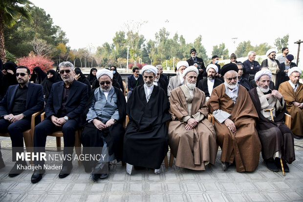 تشییع و خاکسپاری  پیکر مطهر آیت‌الله عبداللهی در اصفهان