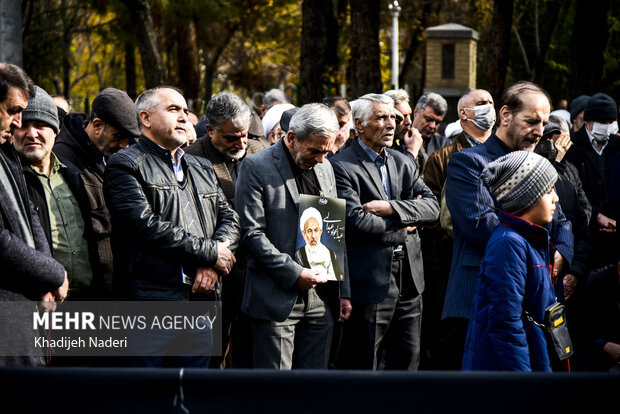 تشییع و خاکسپاری  پیکر مطهر آیت‌الله عبداللهی در اصفهان