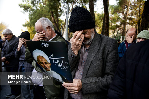 تشییع و خاکسپاری  پیکر مطهر آیت‌الله عبداللهی در اصفهان