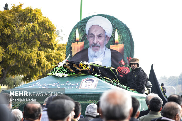 تشییع و خاکسپاری  پیکر مطهر آیت‌الله عبداللهی در اصفهان