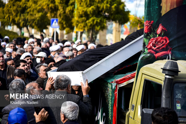 تشییع و خاکسپاری  پیکر مطهر آیت‌الله عبداللهی در اصفهان
