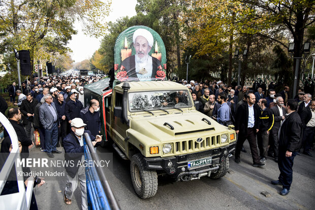 تشییع و خاکسپاری  پیکر مطهر آیت‌الله عبداللهی در اصفهان