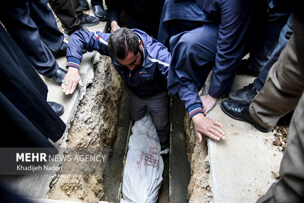 تشییع و خاکسپاری  پیکر مطهر آیت‌الله عبداللهی در اصفهان