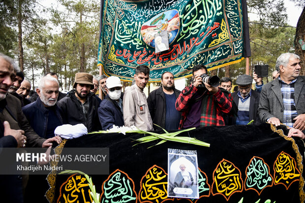 تشییع و خاکسپاری  پیکر مطهر آیت‌الله عبداللهی در اصفهان