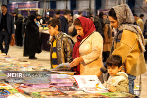 فروش بیش از ۲۰ میلیارد ریال در چهار روز نخست نمایشگاه کتاب کرمانشاه