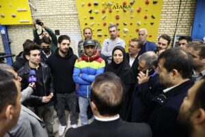 وزیر ورزش از پروژه‌های نیمه‌تمام ورزشی قزوین بازدید کرد