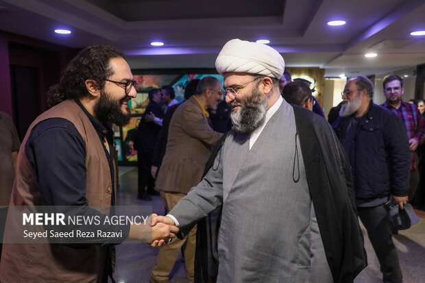 نمایشگاه آثار نقاشی عبدالحمید قدیریان با عنوان نقل «نور آمد»