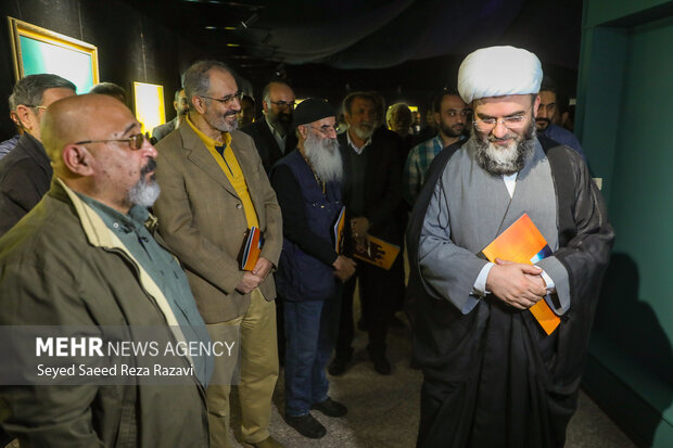 نمایشگاه آثار نقاشی عبدالحمید قدیریان با عنوان نقل «نور آمد»