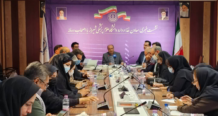 خشنود:بیش از ۴۰۰ میلیارد ریال فرآورده‌های غیرمجاز سلامت در فارس کشف شد