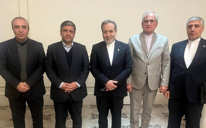 نشست استاندار اردبیل با وزیر امور خارجه در سفر به جمهوری آذربایجان