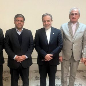 نشست استاندار اردبیل با وزیر امور خارجه در سفر به جمهوری آذربایجان