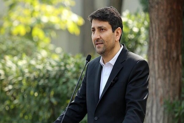 اجرای مصوبه تسهیل دسترسی به سکوهای بین المللی را با جدیت دنبال می‌کنیم