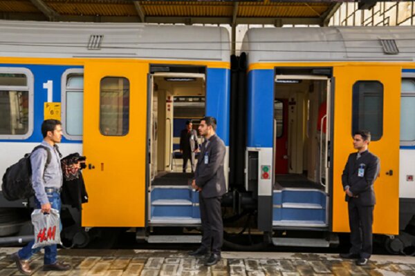 بلیط رفت و برگشت قطار اصفهان - مشهد؛ بهترین گزینه برای زائران