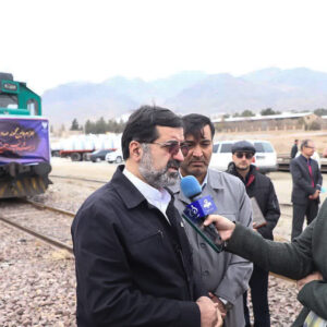 حرکت نخستین محموله صادراتی سیمان قم از مسیر ریلی آغاز شد