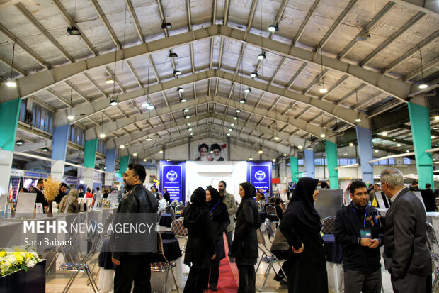 نمایشگاه توان پژوهشی و فناوری کرمانشاه