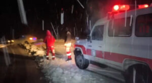 امدادرسانی به مسافران در گردنه مایین بلاغ