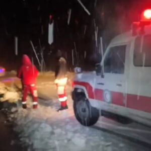 امدادرسانی به مسافران در گردنه مایین بلاغ