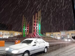 بارش اولین برف پاییزی چهره زنجان را سفید پوش کرد