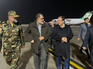 فرمانده نیروی دریایی ارتش وارد ارومیه شد