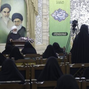 مروی:نبض فرهنگی و اثرگذاری جامعه در دستان زنان است