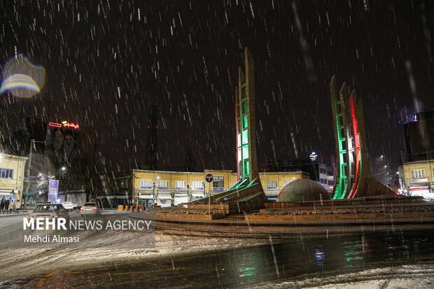 بارش برف در زنجان