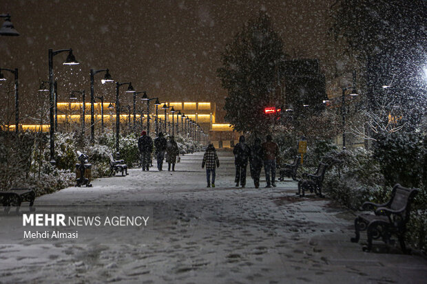 بارش برف در زنجان