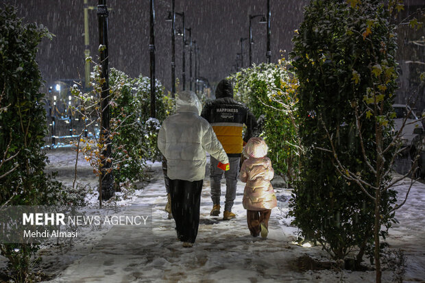 بارش برف در زنجان