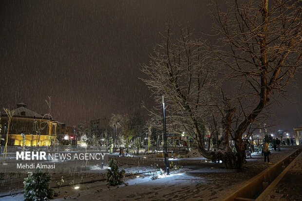 بارش برف در زنجان