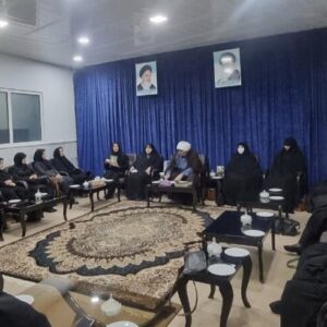 امام‌جمعه قروه: زن در نگاه اسلام رکن خانواده و مظهر جمال الهی است