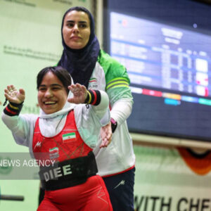 دختران ایران استارت طلا را زدند/قهرمانی احسانی و پولادی در وزنه‌برداری