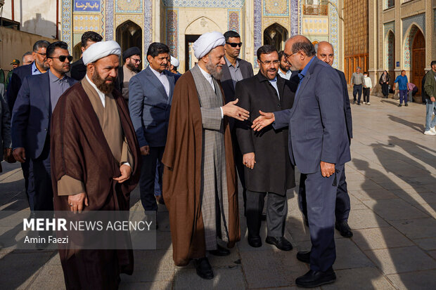 گلباران مقبره شهید دستغیب