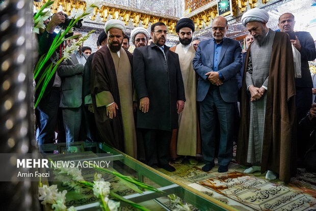 گلباران مقبره شهید دستغیب