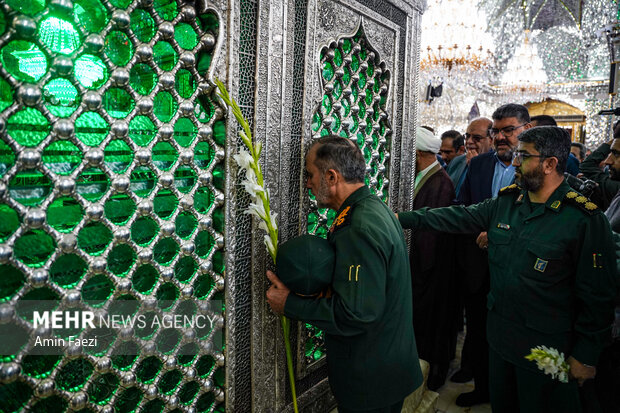 گلباران مقبره شهید دستغیب
