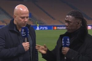 جر و بحث سیدورف با اشلوت/ مشاور استقلالی به حمایت از «مو صلاح» پرداخت