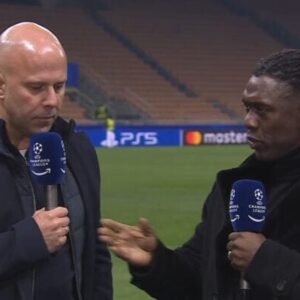 جر و بحث سیدورف با اشلوت/ مشاور استقلالی به حمایت از «مو صلاح» پرداخت