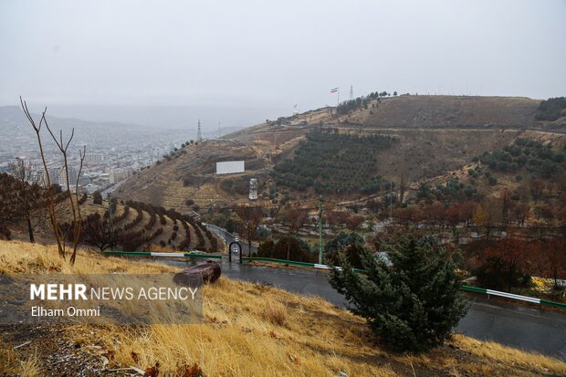 سنندج در آغوش باران؛ پاییزی پر از رنگ و طراوت