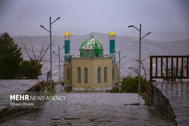 سنندج در آغوش باران؛ پاییزی پر از رنگ و طراوت