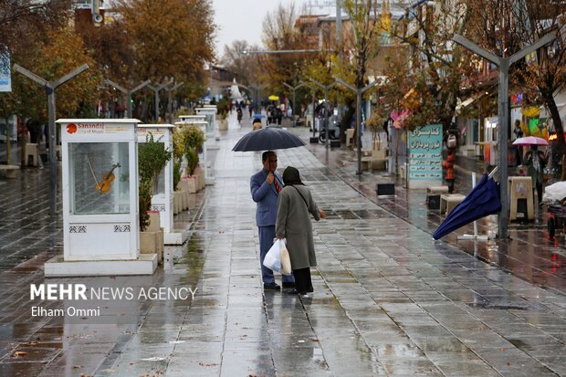 سنندج در آغوش باران؛ پاییزی پر از رنگ و طراوت