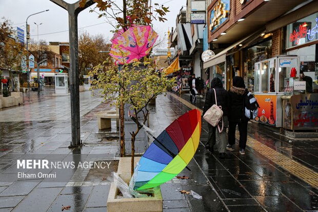 سنندج در آغوش باران؛ پاییزی پر از رنگ و طراوت