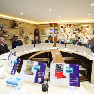 عارف: دستمزد جامعه علمی از بسیاری بخش‌های دولت پایین‌تر است