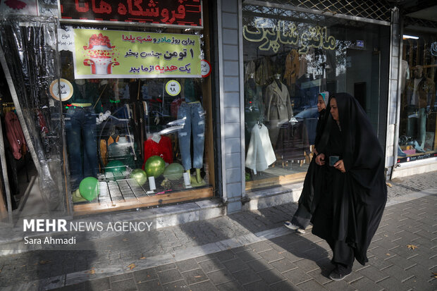 حال و هوای بازارهای مشهد به مناسبت روز مادر