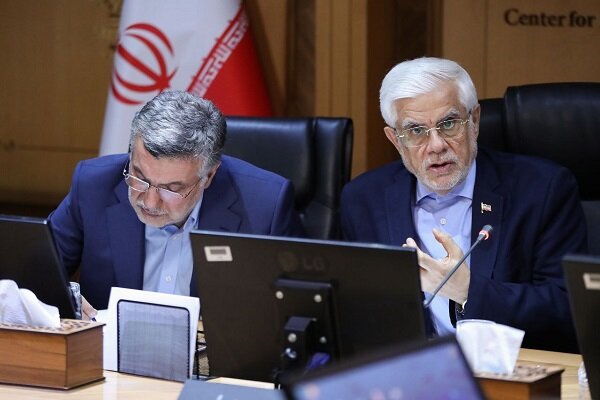 عارف: دستمزد جامعه علمی از بسیاری بخش‌های دولت پایین‌تر است