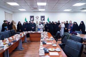 مخبر: بانوان در عرصه سیاست‌گذاری و اقتصاد دانش‌بنیان پیشرو باشند