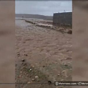 مسدود شدن محورهای روستایی در پلدختر به دنبال سیلاب