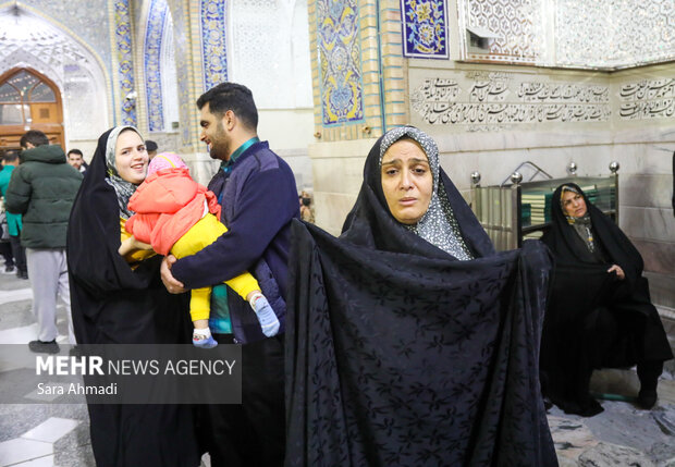 حال و هوای حرم امام رضا (ع) همزمان با ایام میلاد حضرت فاطمه (س)