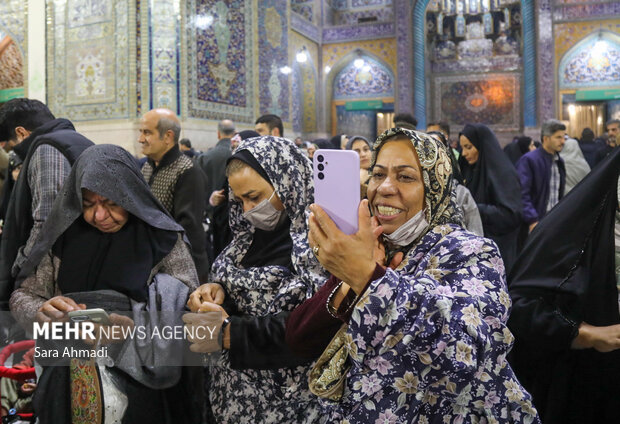 حال و هوای حرم امام رضا (ع) همزمان با ایام میلاد حضرت فاطمه (س)