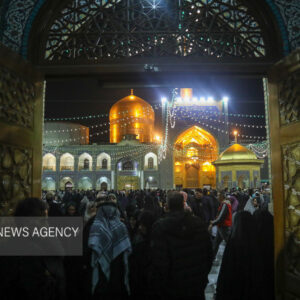حال و هوای حرم مطهر امام رضا(ع) در شب میلاد حضرت فاطمه زهرا(س)