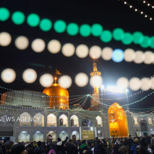 حرم امام رضا(ع) در شب میلاد حضرت فاطمه زهرا(س)