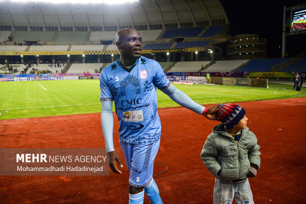 فجرسپاسی - چادرملو اردکان